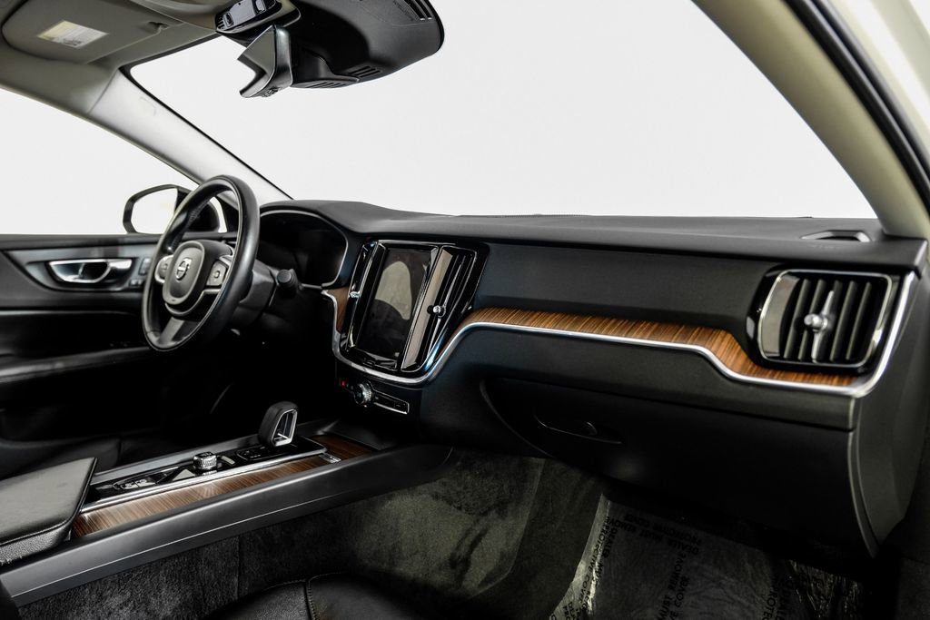 Used 2022 Volvo S60 B5 Inscription image 12