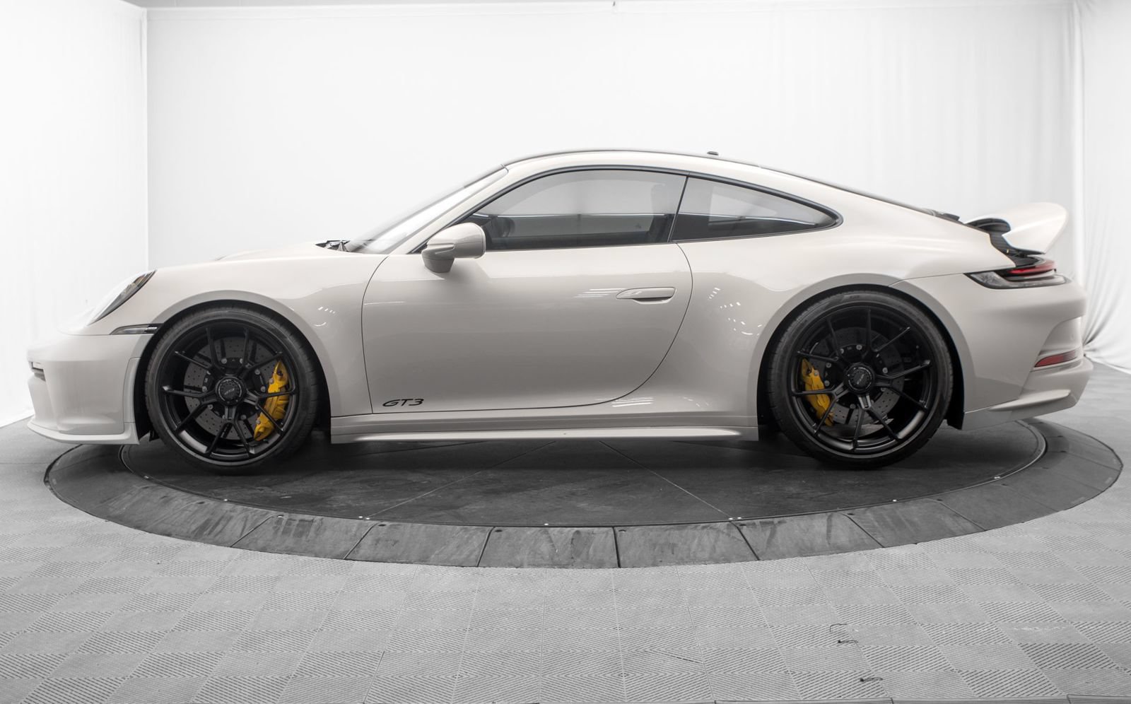 Used 2022 Porsche 911 GT3 RWD image 4