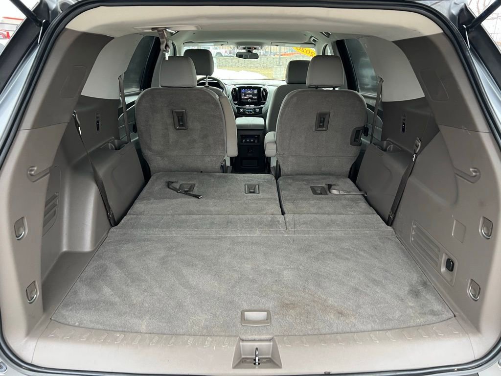 Used 2020 Chevrolet Traverse LT image 23