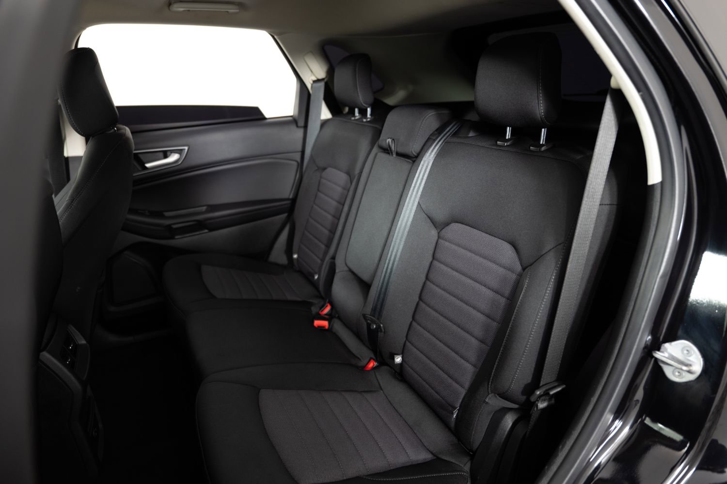 Used 2022 Ford Edge SE w/ Black Appearance Package image 18