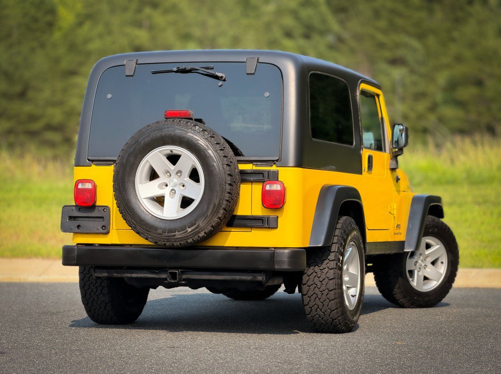 Used 2005 Jeep Wrangler Unlimited Rubicon AWD/4WD image 11