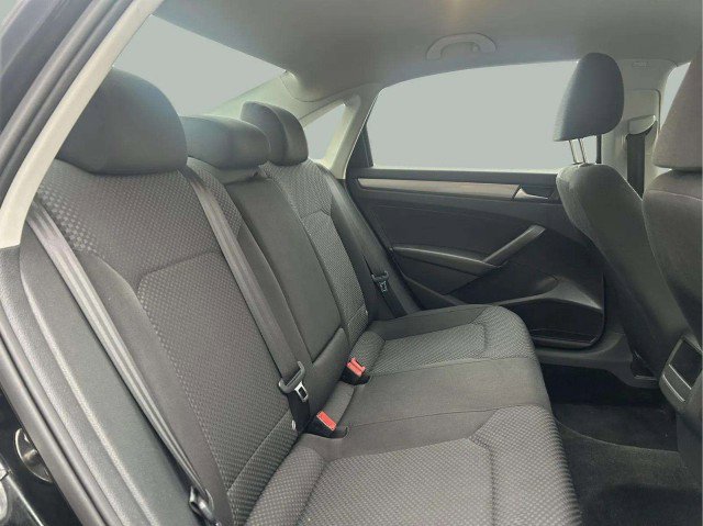 Used 2015 Volkswagen Passat 1.8T S image 21