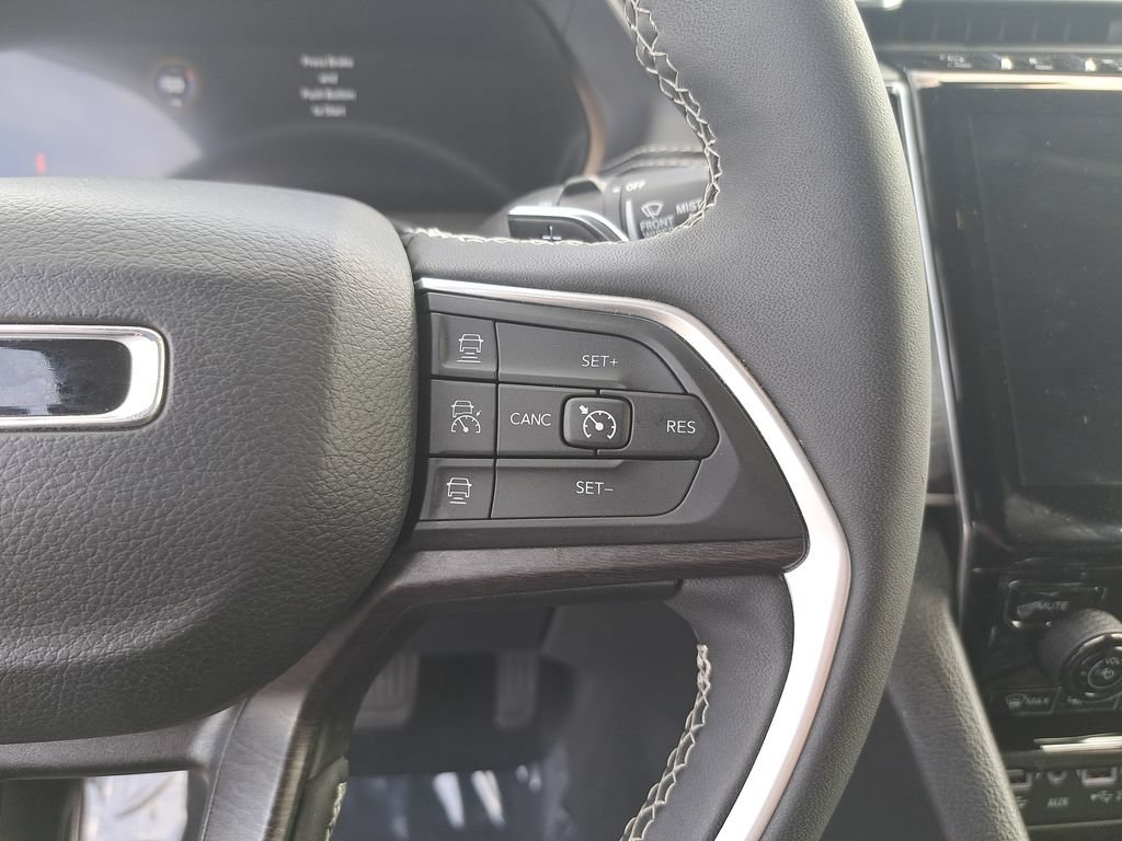 Certified 2023 Jeep Grand Cherokee L Limited AWD/4WD image 20