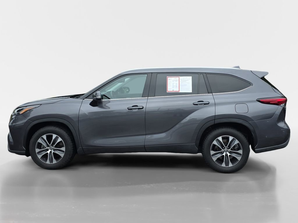 Used 2022 Toyota Highlander XLE FWD image 7