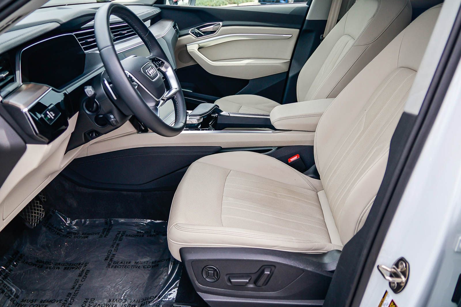 Used 2024 Audi Q8 e-tron Premium Plus image 20