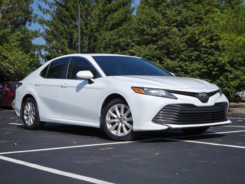 Used 2018 Toyota Camry LE FWD image 2