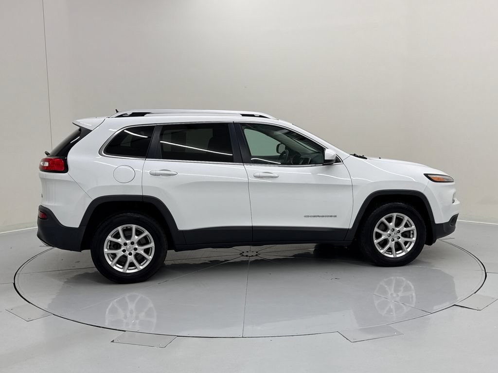 Used 2015 Jeep Cherokee Latitude w/ Cold Weather Group AWD/4WD image 6