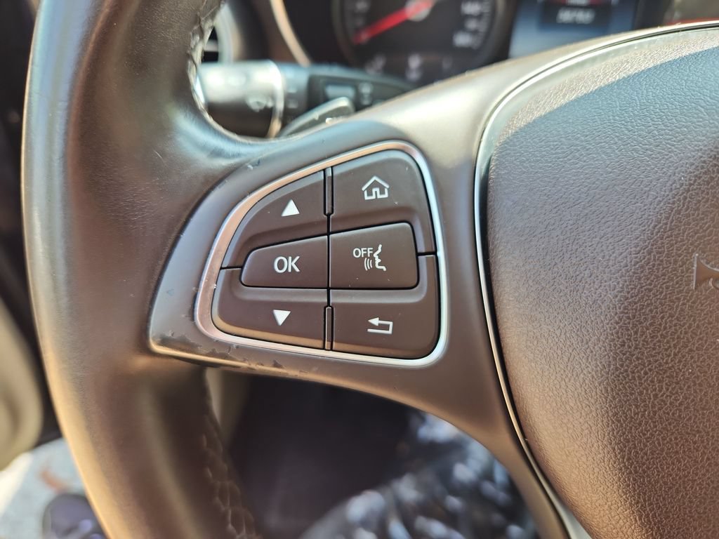 Used 2017 Mercedes-Benz GLC 300 4MATIC image 19