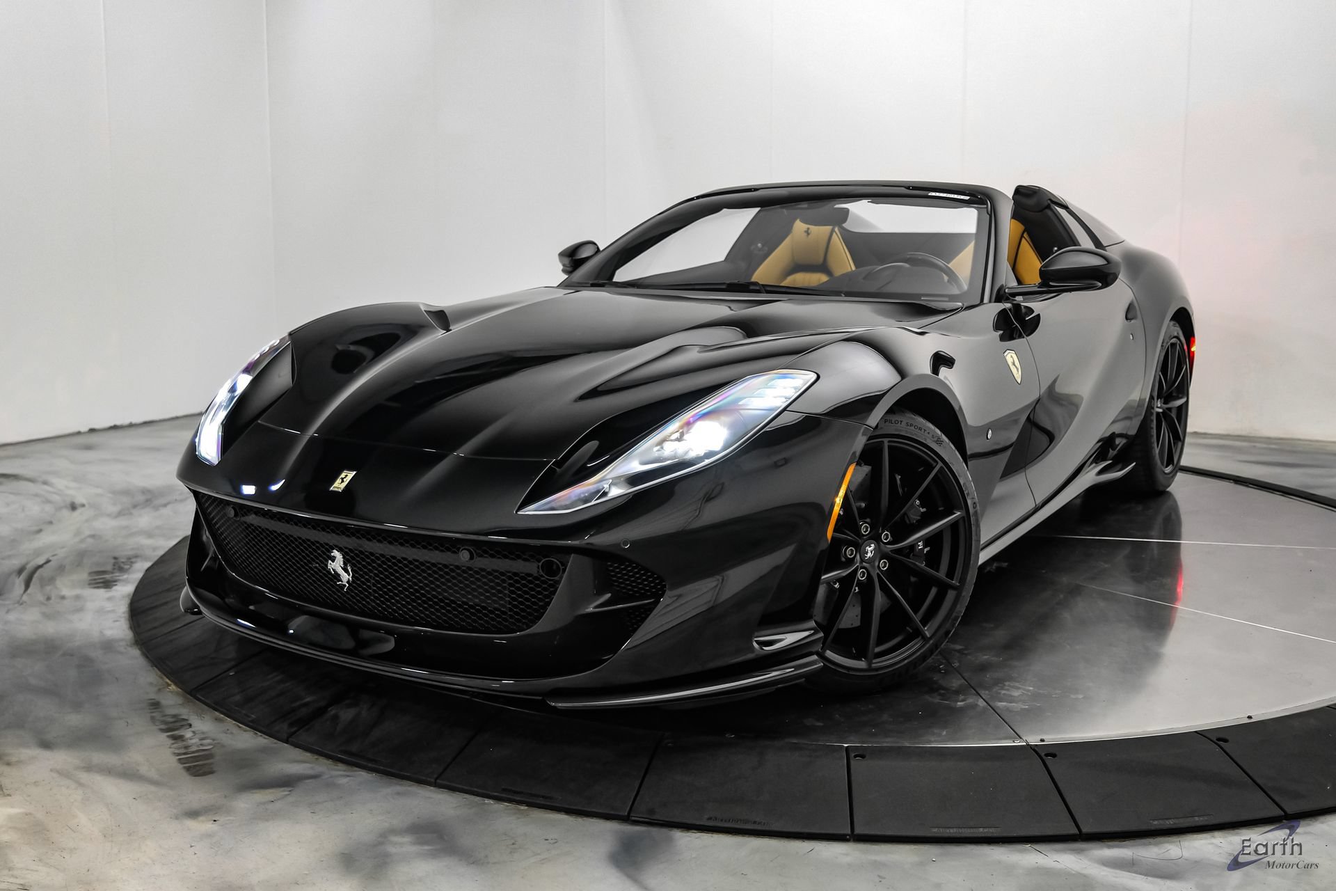 Used 2022 Ferrari 812 GTS RWD image 7