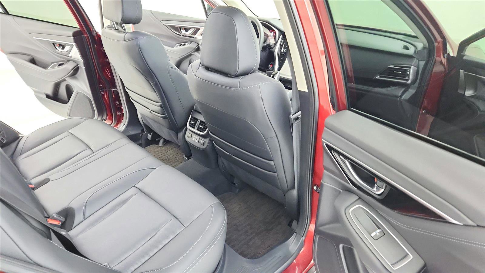 Used 2025 Subaru Outback Limited XT image 24