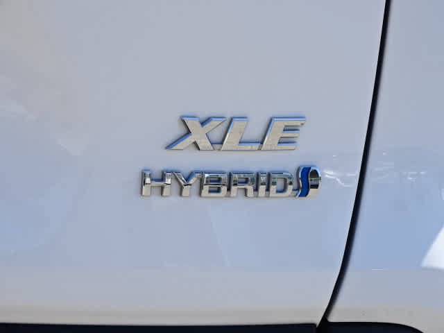 Certified 2019 Toyota RAV4 XLE w/ Convenience Package AWD/4WD image 10