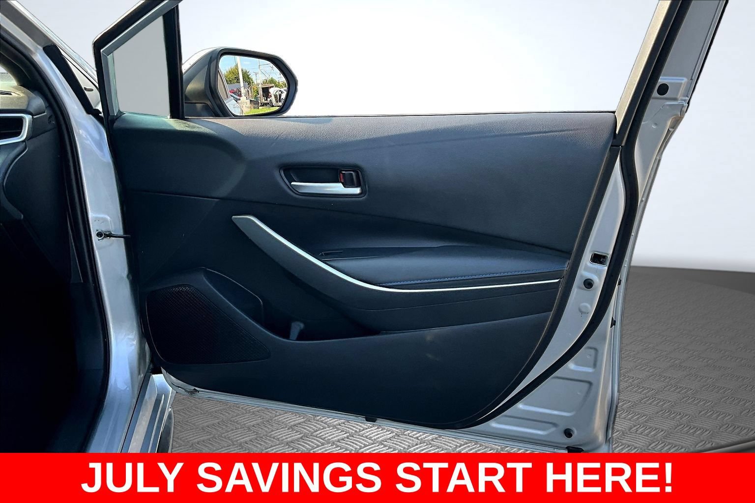 Used 2021 Toyota Corolla SE w/ SE Premium Package FWD image 31
