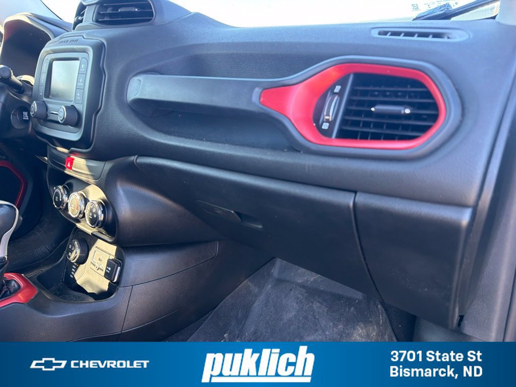 Used 2016 Jeep Renegade Trailhawk AWD/4WD image 27