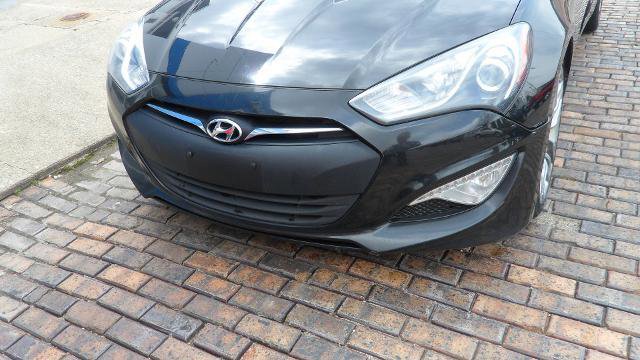 Used 2016 Hyundai Genesis Coupe 3.8 image 2