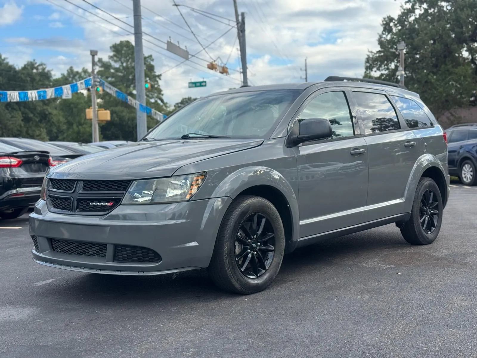 Used 2020 Dodge Journey SE w/ SE Popular Equipment Group image 1