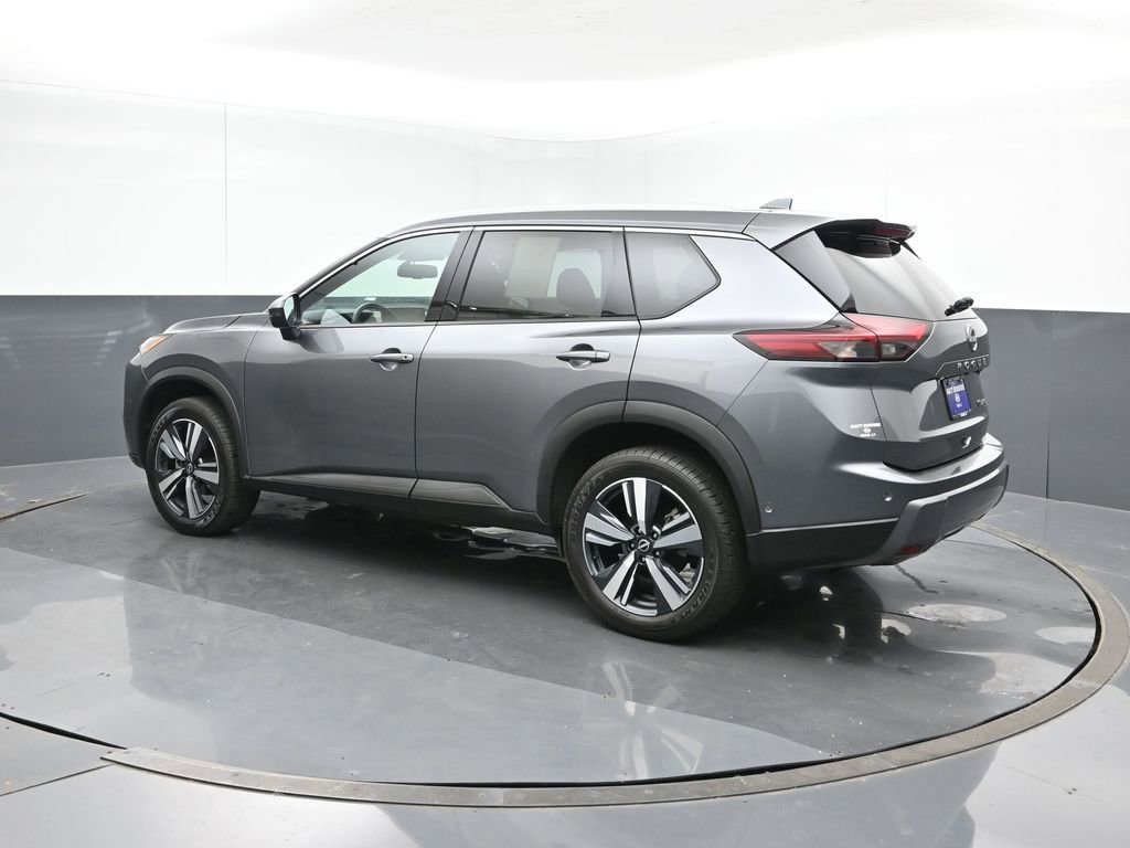 Used 2024 Nissan Rogue SL AWD/4WD image 4