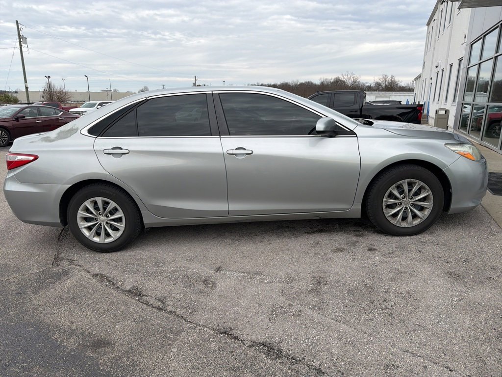 Used 2015 Toyota Camry XLE image 4