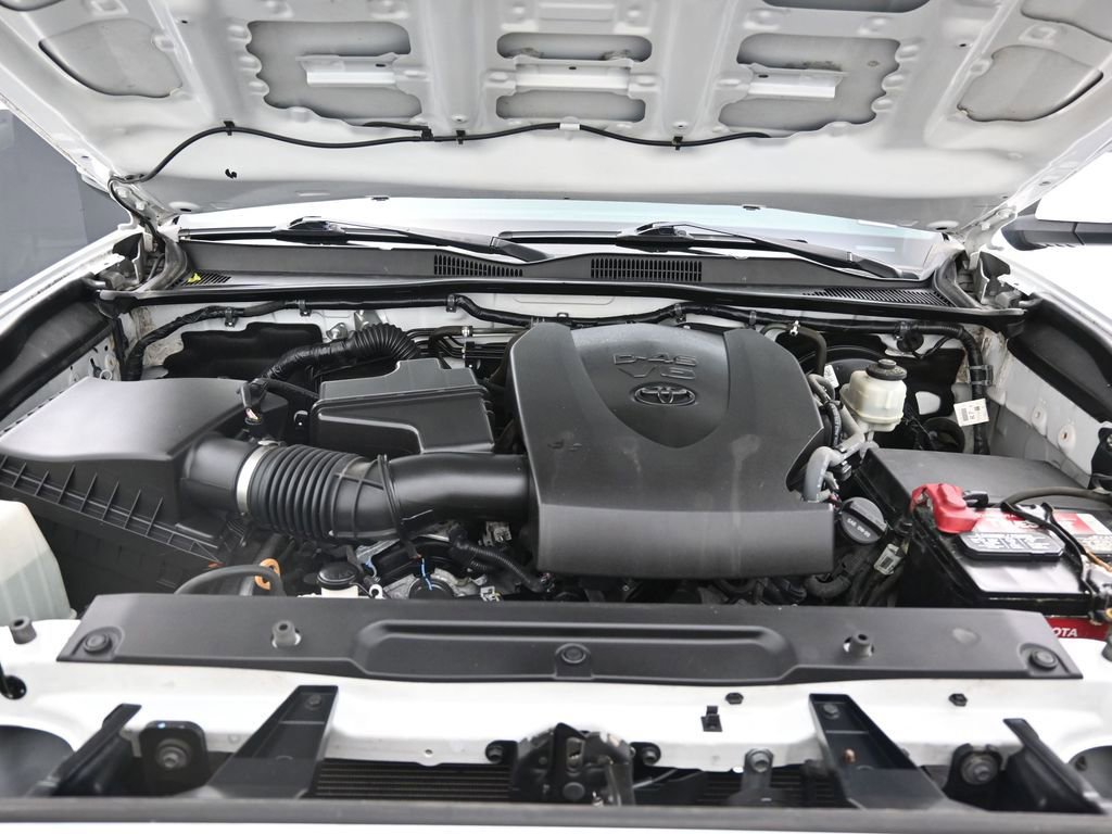 Used 2020 Toyota Tacoma TRD Sport w/ Technology Package RWD image 12