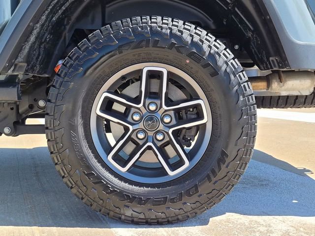 Used 2025 Jeep Gladiator Mojave AWD/4WD image 22