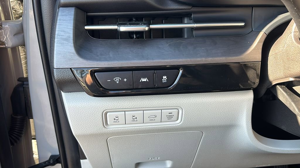 Used 2024 Kia Carnival SX image 15