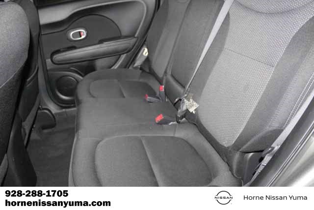 Used 2017 Kia Soul + image 5