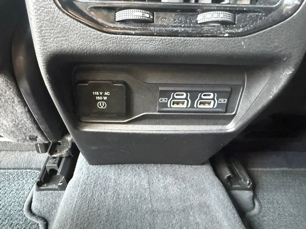 Used 2023 Jeep Grand Cherokee Summit AWD/4WD image 40