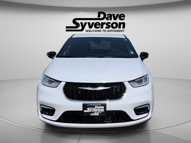 New 2026 Chrysler Pacifica Select AWD/4WD image 8