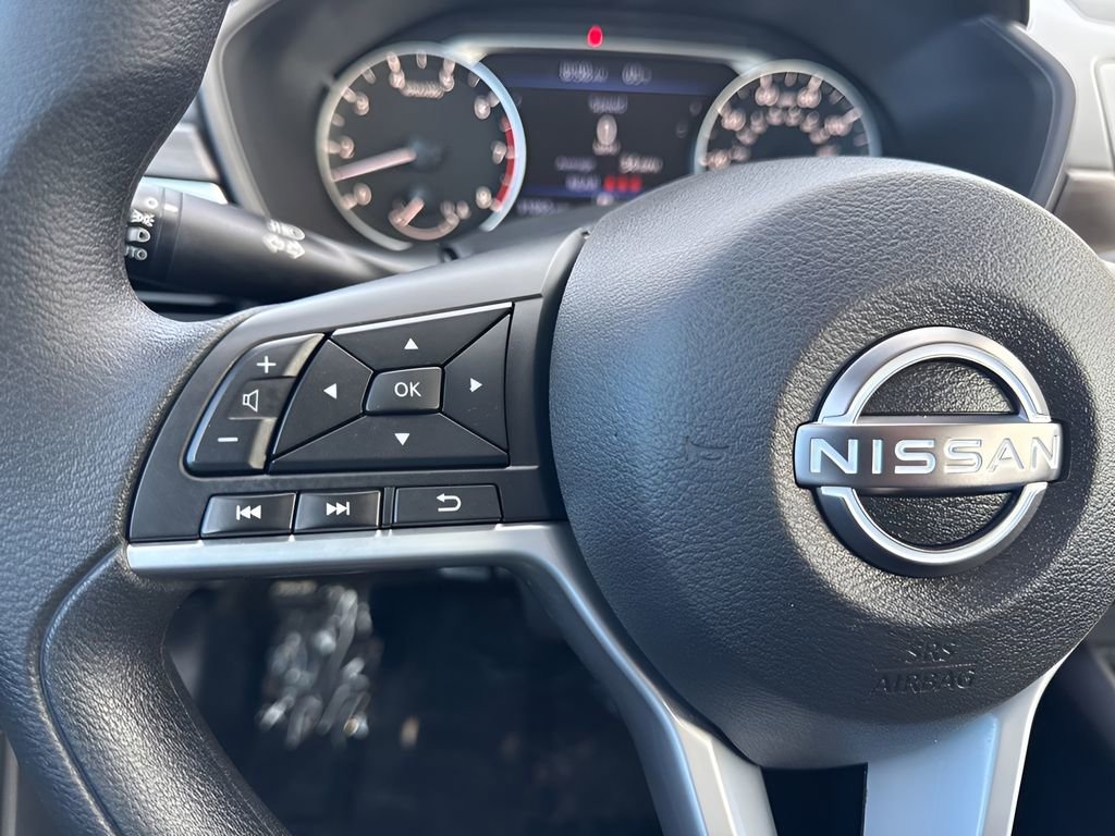 Used 2025 Nissan Altima 2.5 SV FWD image 14