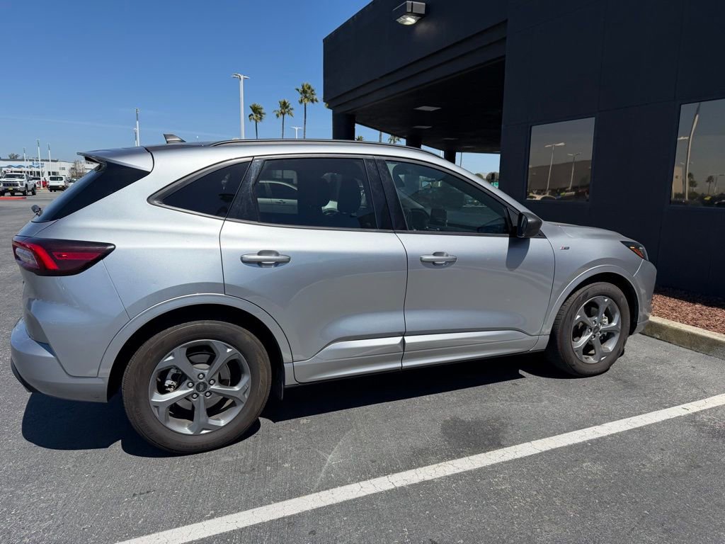 Used 2024 Ford Escape ST-Line image 3
