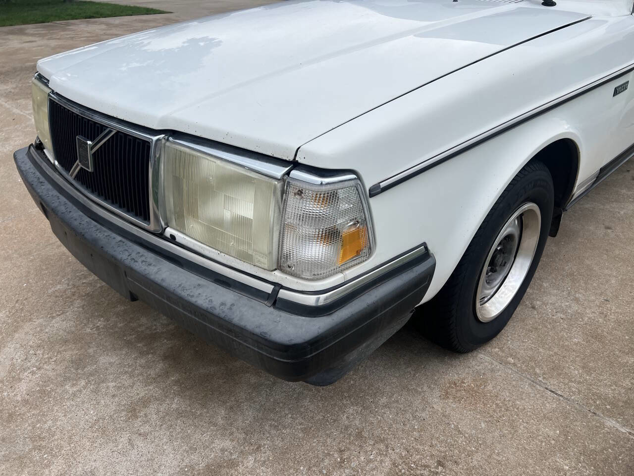 Used 1991 Volvo 240 Sedan RWD image 4