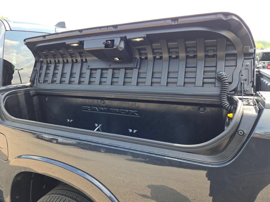 New 2027 RAM 1500 Laramie w/ Night Edition AWD/4WD image 15