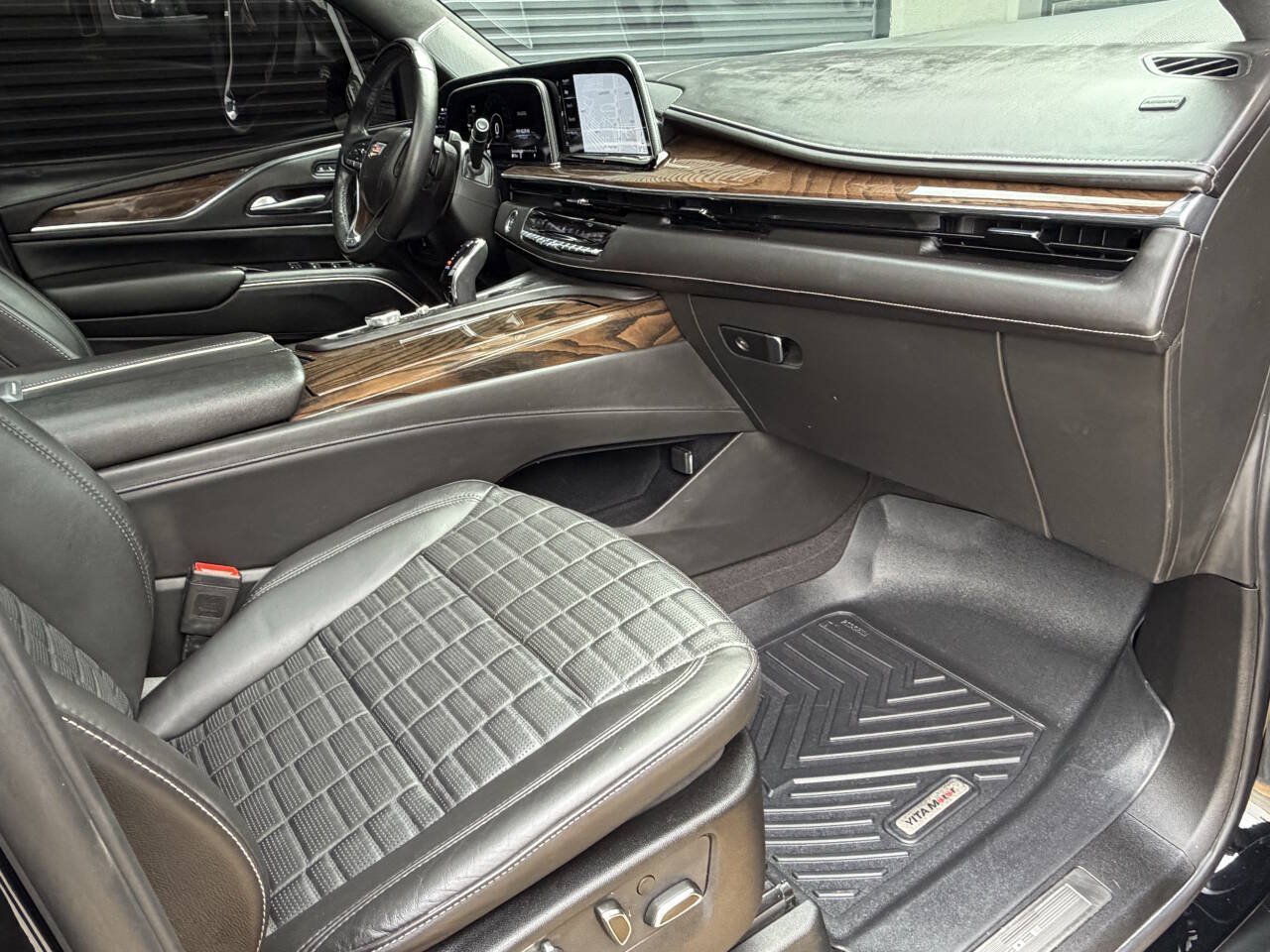 Used 2023 Cadillac Escalade ESV Sport Platinum w/ LPO, ONYX Package AWD/4WD image 25