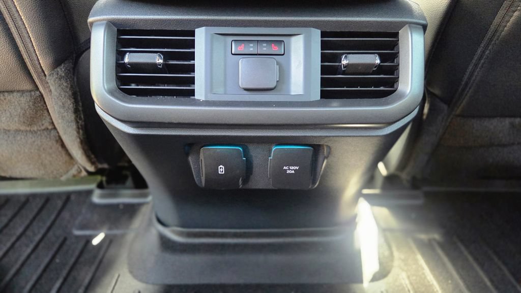 Used 2025 Ford F150 Lariat w/ Equipment Group 502A High AWD/4WD image 33