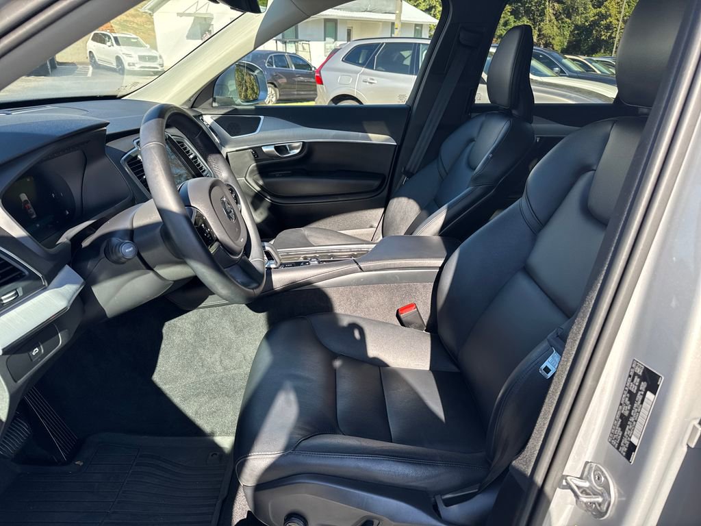 Used 2024 Volvo XC90 B5 Core w/ Protection Package Premier image 11