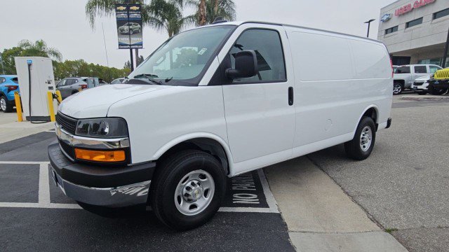 Used 2024 Chevrolet Express 2500 w/ Driver Convenience Package RWD image 4