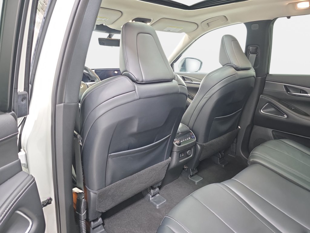 Certified 2023 INFINITI QX60 Luxe w/ Vision Package AWD/4WD image 10