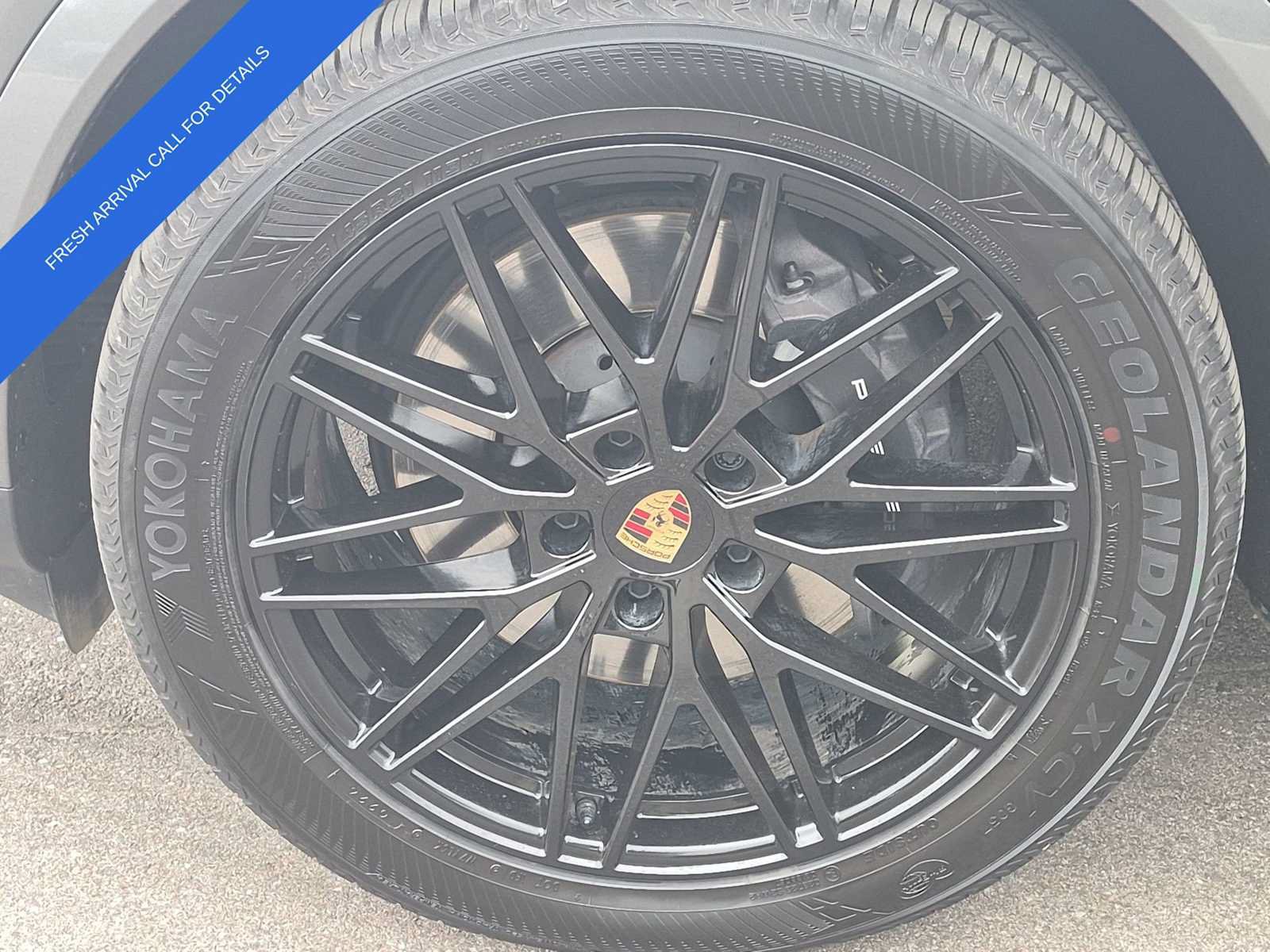 Used 2025 Porsche Cayenne Coupe AWD/4WD image 13