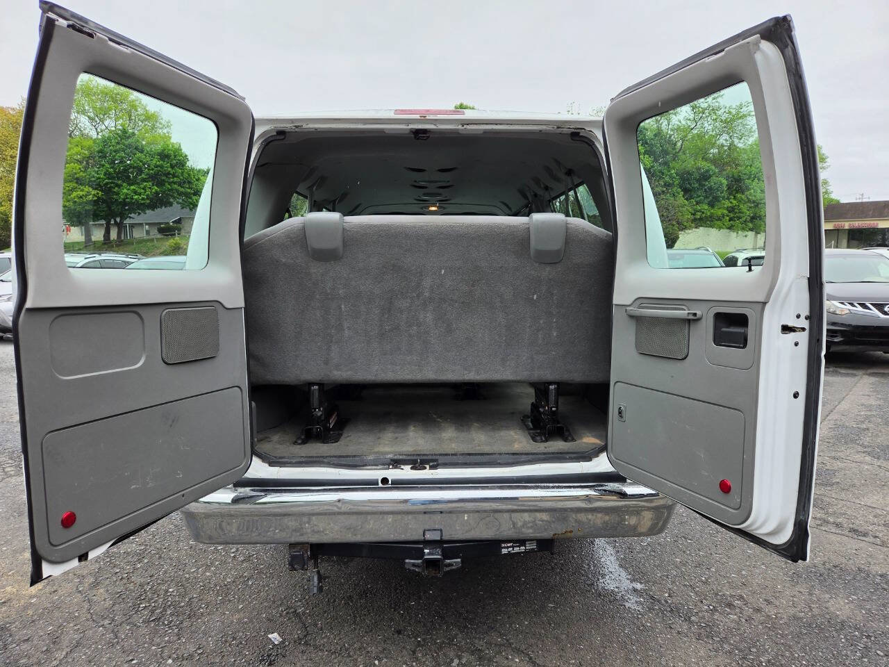 Used 2012 Ford E-350 and Econoline 350 XLT RWD image 18