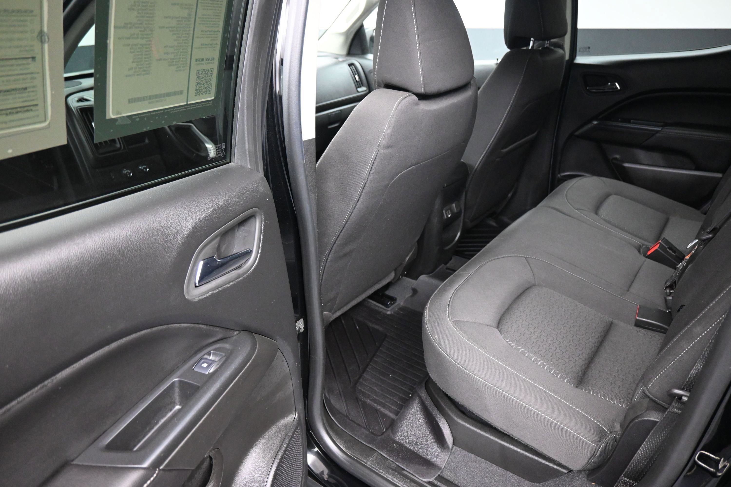 Used 2019 GMC Canyon SLE w/ Driver Alert Package AWD/4WD image 17