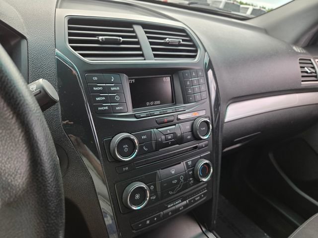 Used 2017 Ford Explorer XLT FWD image 22