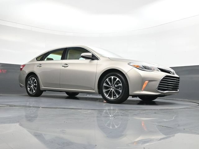 Used 2016 Toyota Avalon XLE Premium FWD image 30