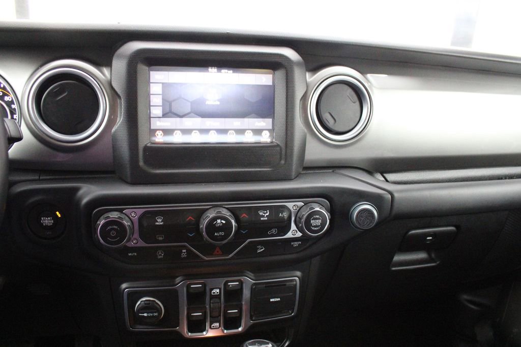 Used 2018 Jeep Wrangler Unlimited Sahara AWD/4WD image 40