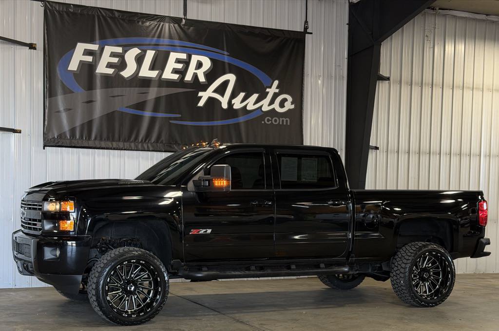 Used 2019 Chevrolet Silverado 2500 LTZ w/ Midnight Edition AWD/4WD image 22