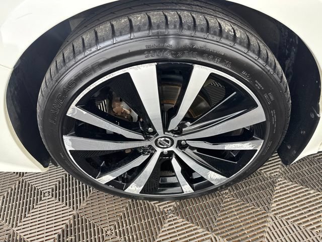 Used 2020 Nissan Altima 2.5 SR w/ Premium Package FWD image 31