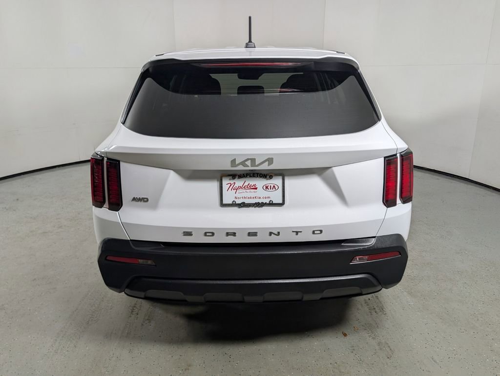Used 2022 Kia Sorento LX image 6