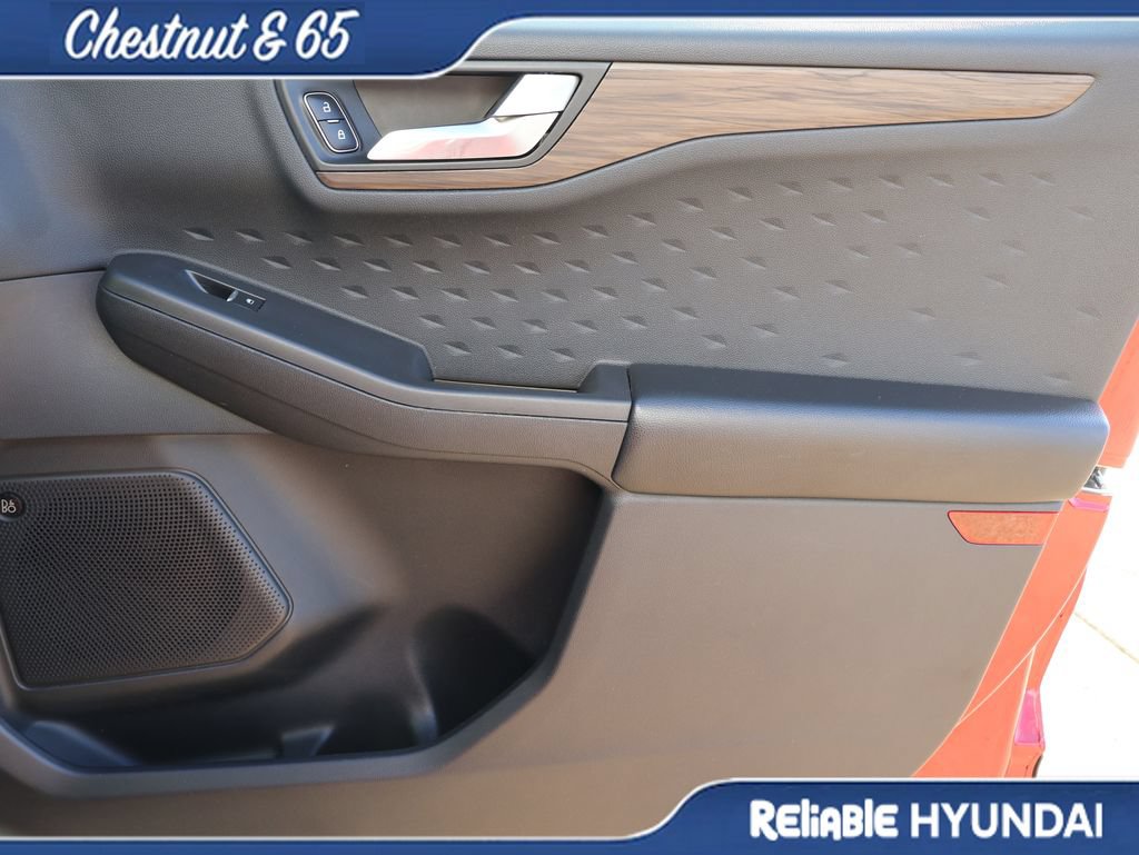 Used 2020 Ford Escape Titanium AWD/4WD image 8