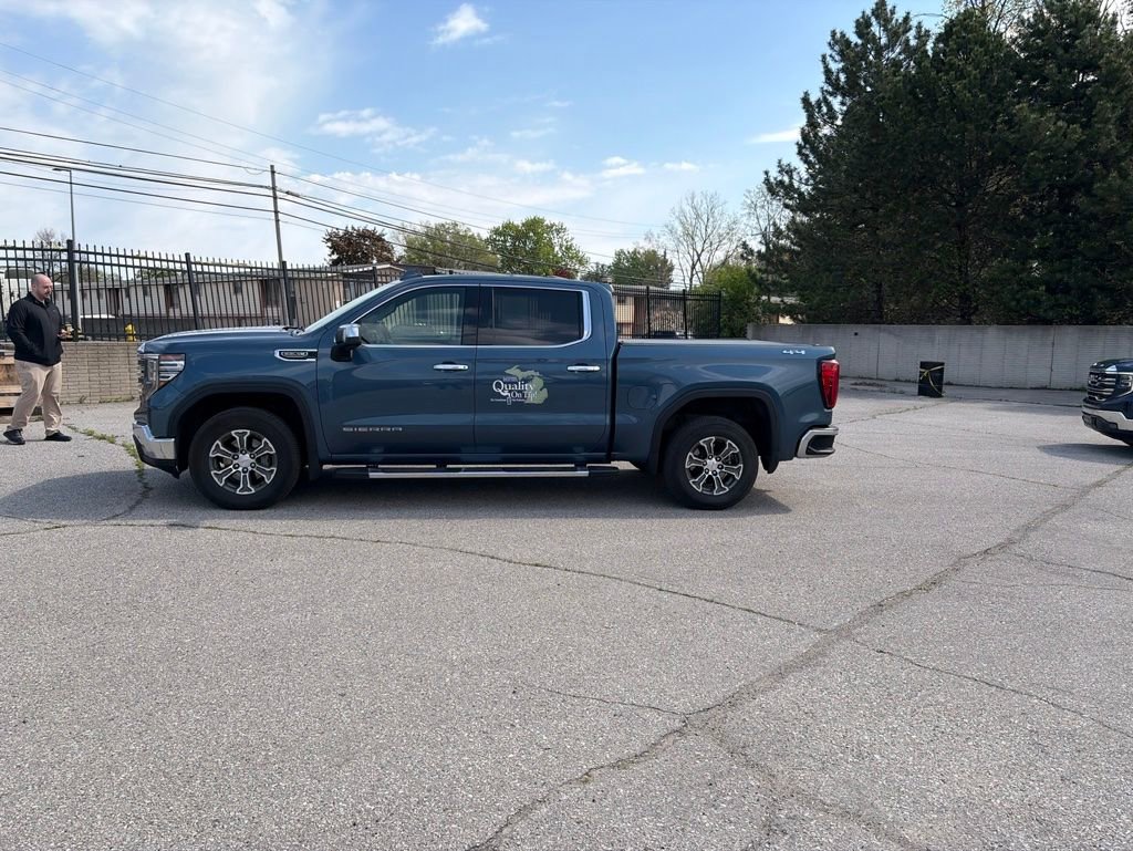 Used 2024 GMC Sierra 1500 SLT w/ SLT Convenience Package AWD/4WD image 5