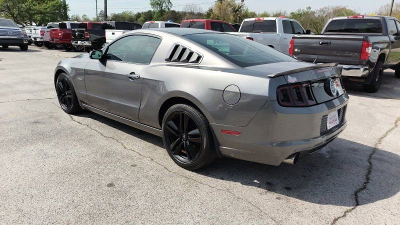 Used 2014 Ford Mustang GT RWD image 3