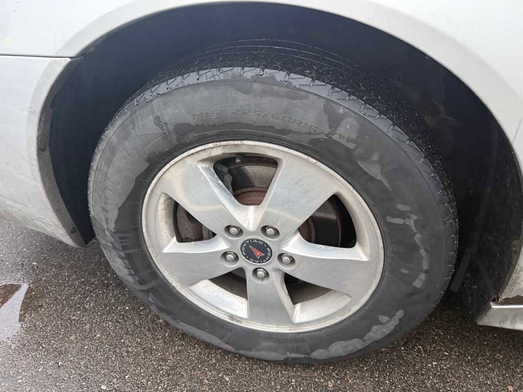 Used 2006 Pontiac Grand Prix w/ Premium Package image 12