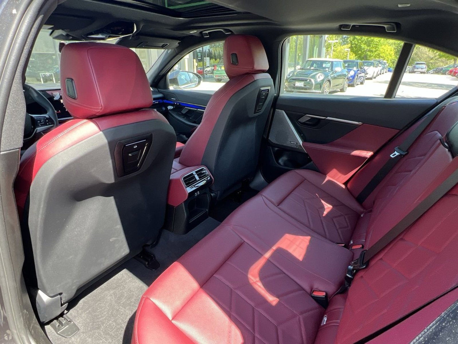 Used 2025 BMW i5 xDrive40 w/ Premium Package AWD/4WD image 27